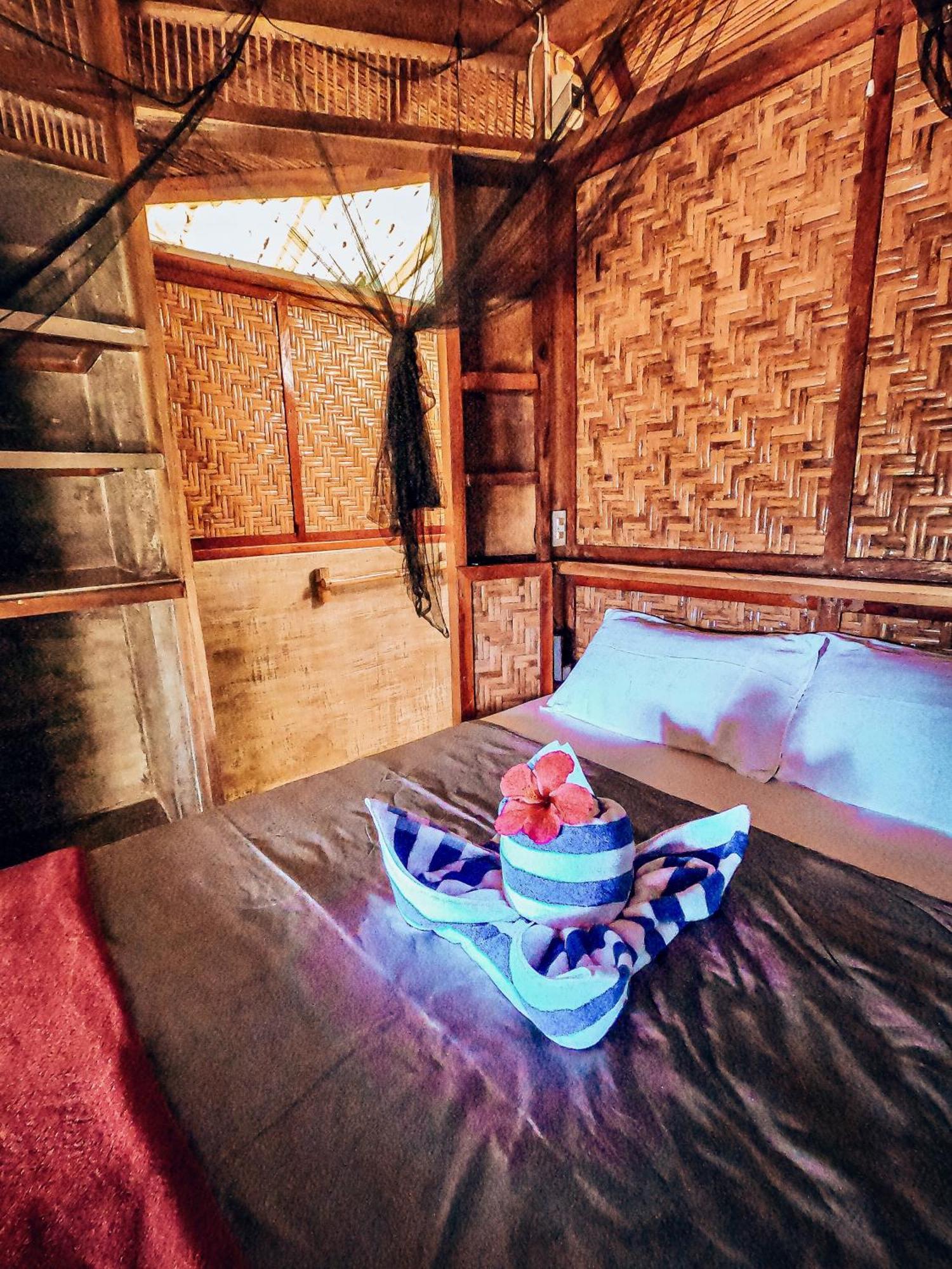 Shakabrah'S Beachfront Kubo General Luna  Dış mekan fotoğraf